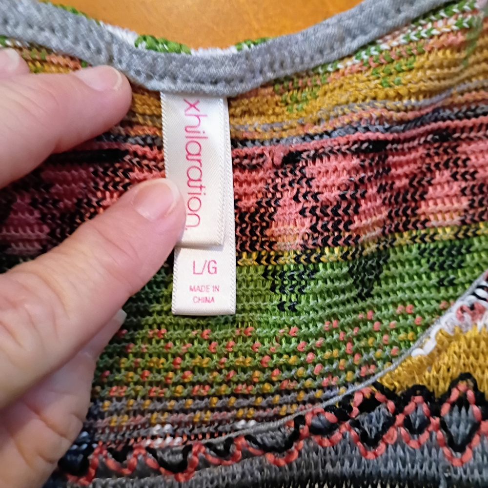 Multicolor Patterned Crop Top - Picture 2 of 5